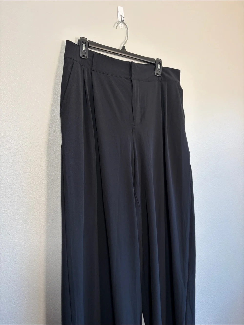 ALO Yoga High Waist Dreamscape Trouser (Long) in Black - L